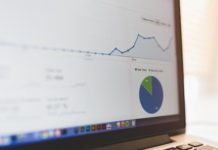 How to use the Apply function in R